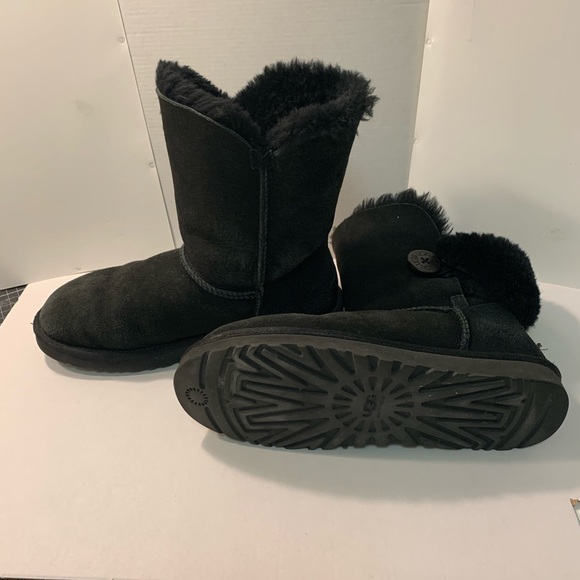 UGG black suede button boots - Picture 5 of 11